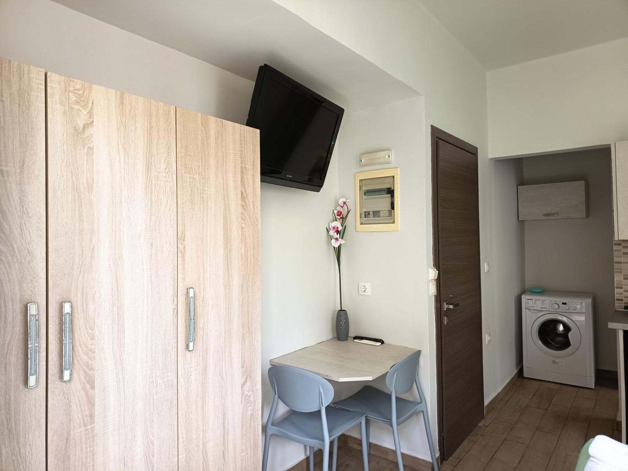 Lilian'S Seaview-Party Street-Youth Studios Rhodes City Zimmer foto